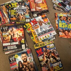 Major WWE Magazine Lot-37